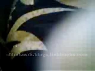 tamil aunty recordin herself and showing her boobs ..