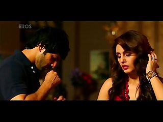 Huma qureshi hot bed scene with varun dhawan